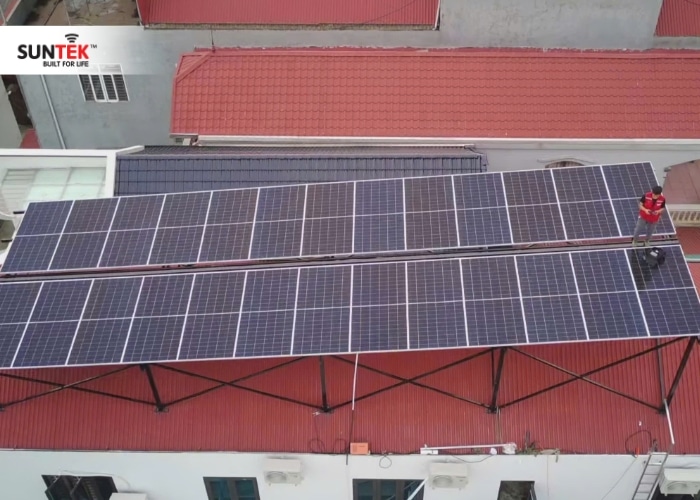 Công trình lắp đặt hệ thống năng lượng mặt trời áp mái hệ 16.25 kWp 3 pha có lưu trữ 10 kWh tại nhà Ông Nguyễn Văn Toản: Thị trấn Văn Giang, Tỉnh Hưng yên